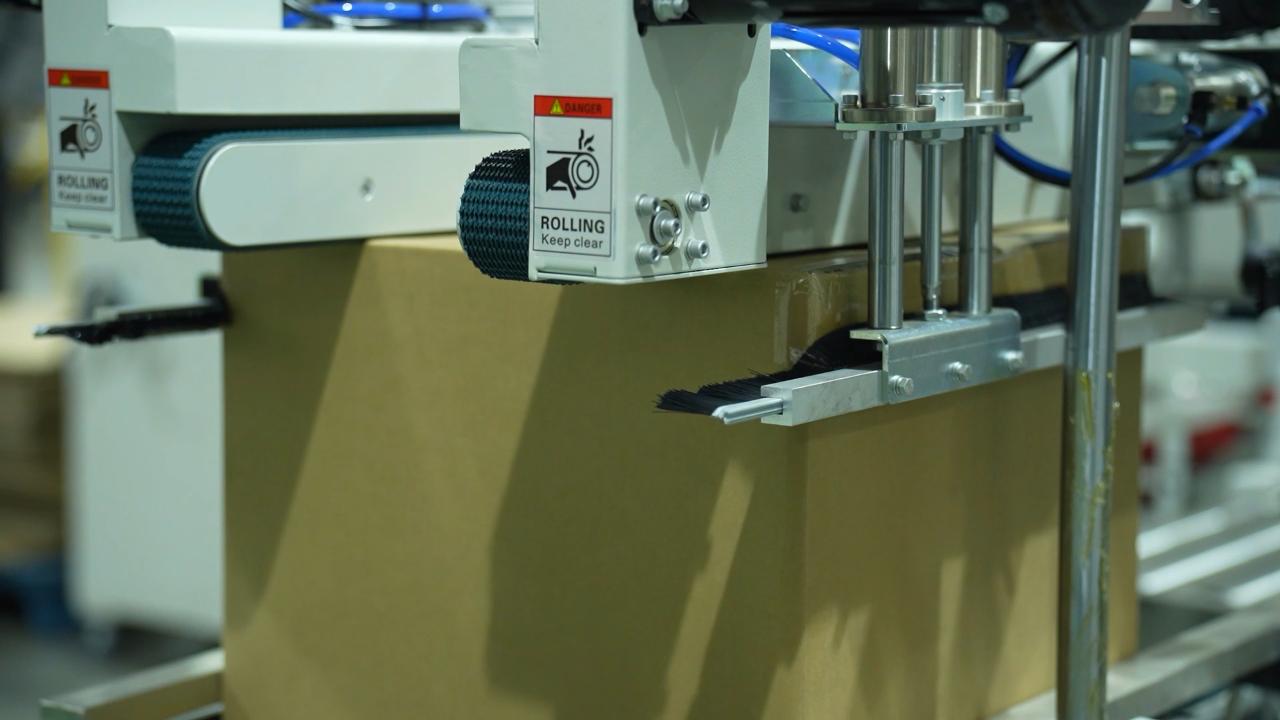 12 Automatically seal boxes 12 Automatically seal boxes