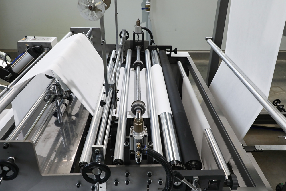 SMART 17-C700/800 Non Woven D-Cut Bag Making Machine