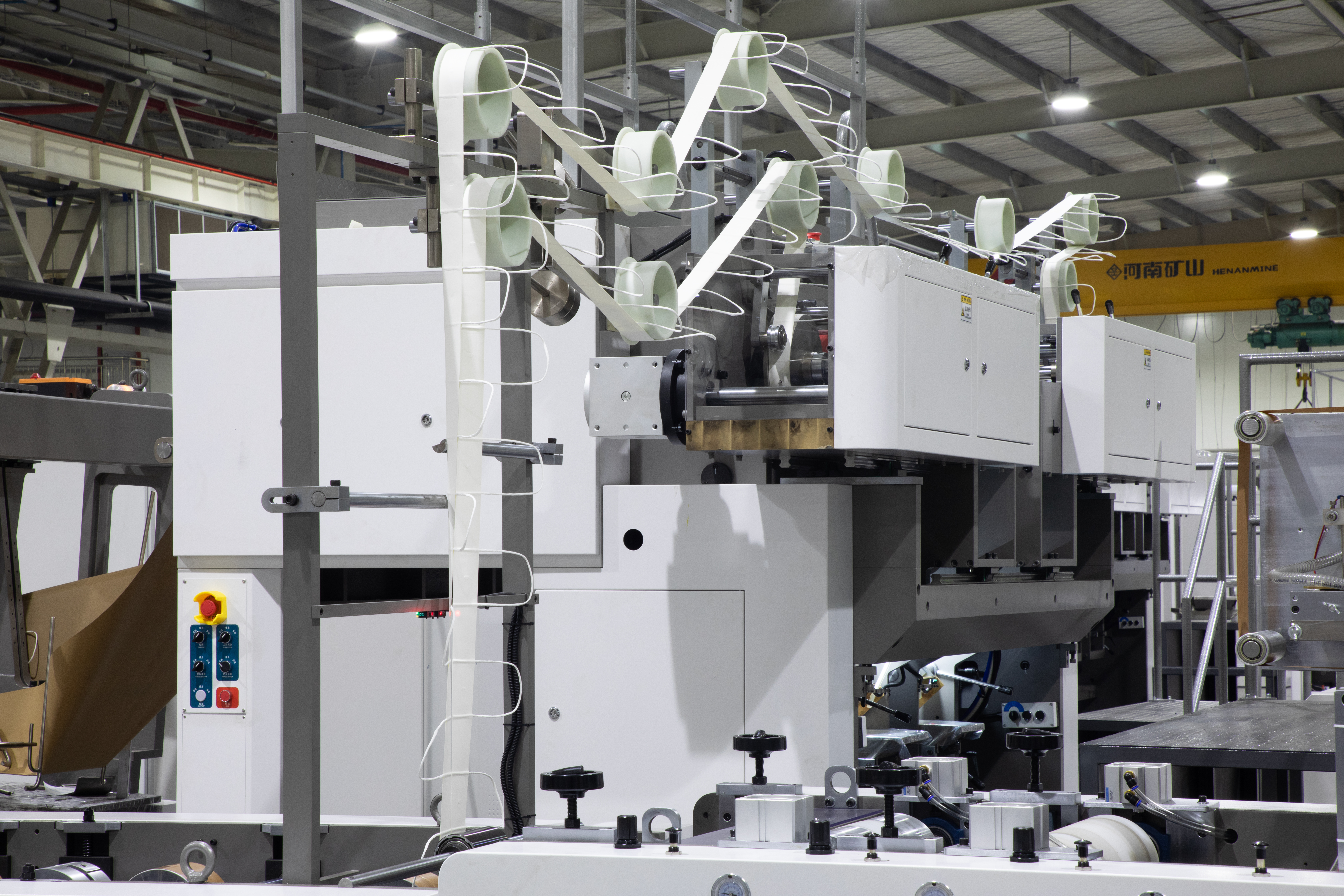 Oyang 16-kseries semi-automatic sheet okuliisa omuguwa empapula ensawo ensawo ekyuma series