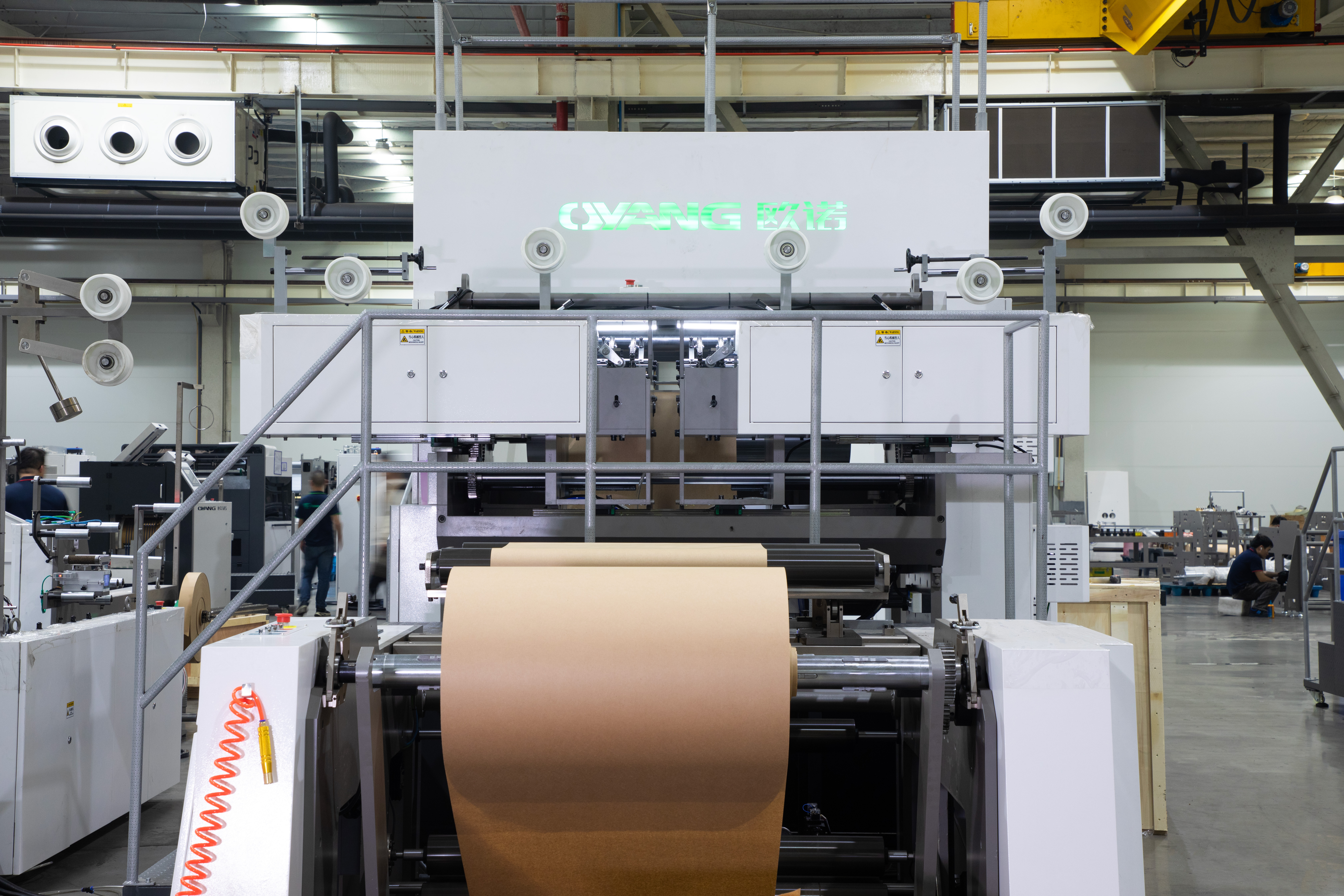 Oyang 16-kseries semi-automatic sheet okuliisa omuguwa empapula ensawo ensawo ekyuma series