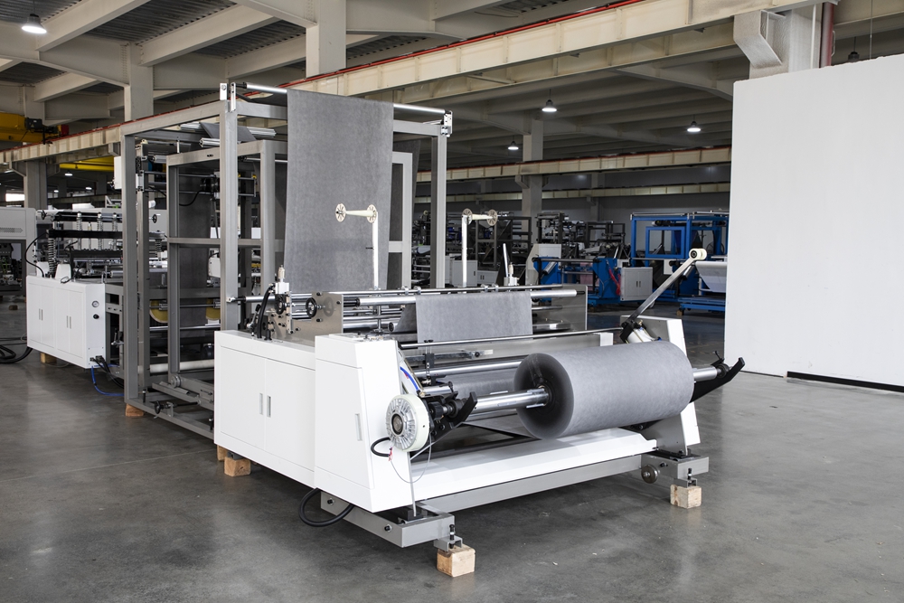 Oyang 15 C700/800 Non Woven D-Cut Bag Making Machine