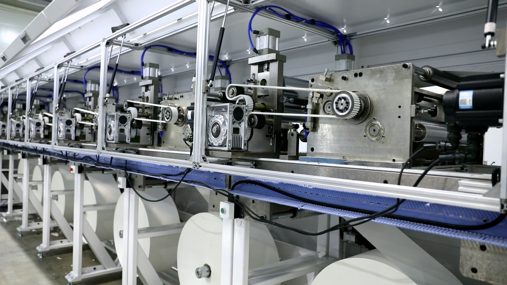 Automatic-Roll-Paper-Gluing-Hot-Press-Laminating-and-Die-Cutting-Machine-by-OYANG