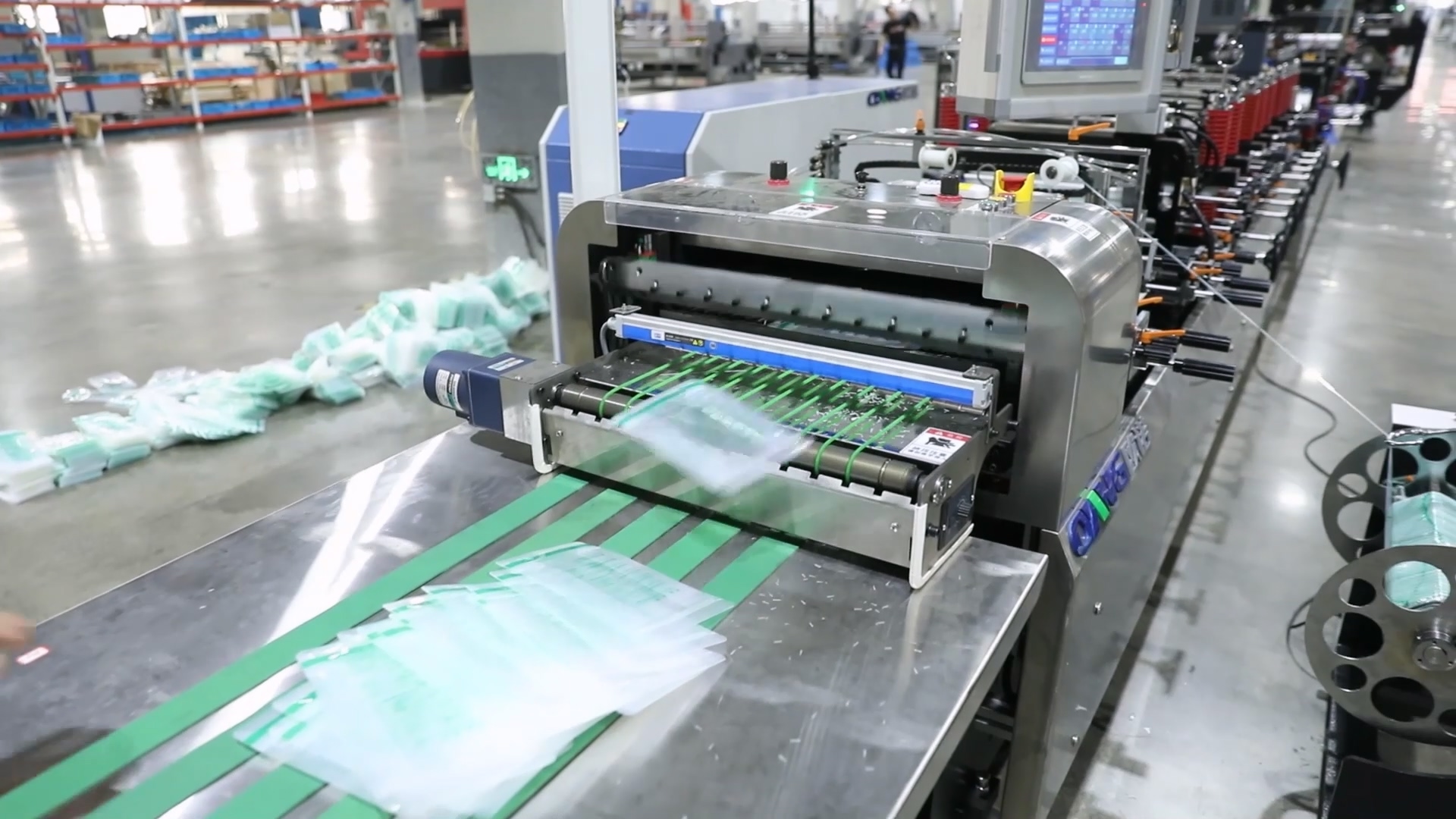 8-Side-Seal-Box-Pouch-Machine-for-Premium-Flexible-Packaging2