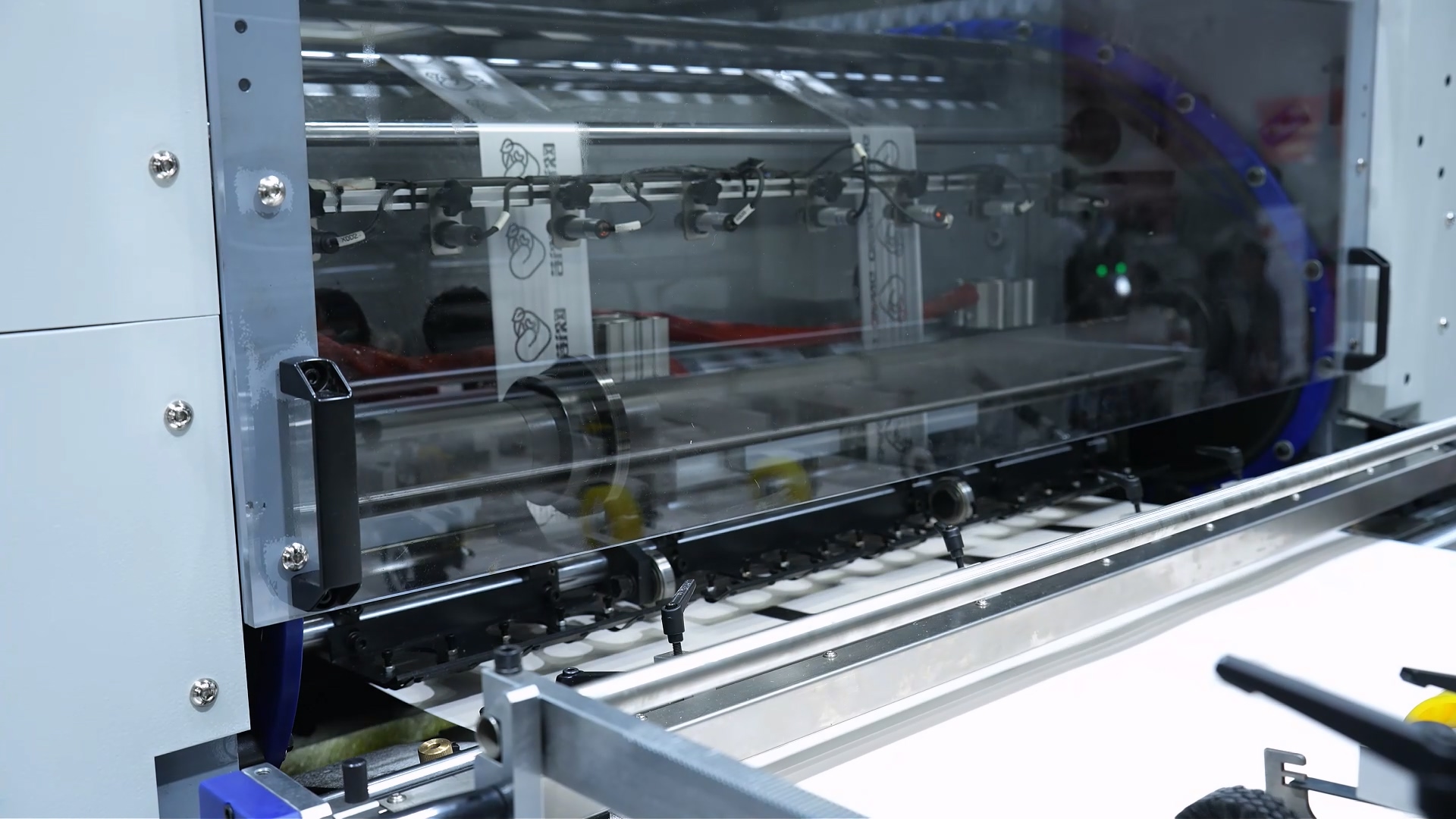 OYANG-PROFOIL-1050SF-—-Flatbed-Hot-Foil-Stamping-Die-Cutting-Machine