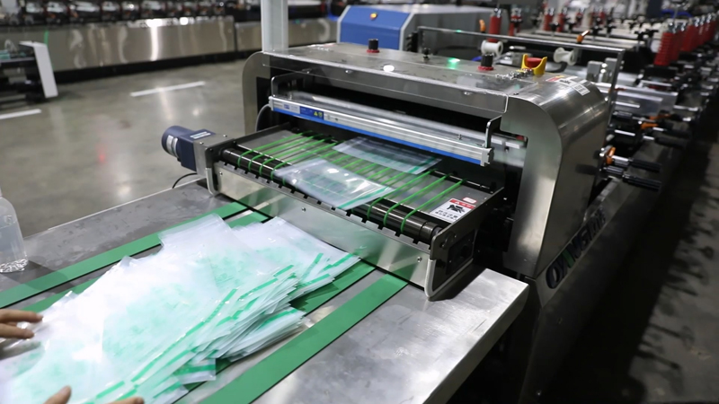 Flexible-Packaging-Stand-Up-Pouch-Making-Machine-with-Reliable-Bottom-Gusset-Sealing